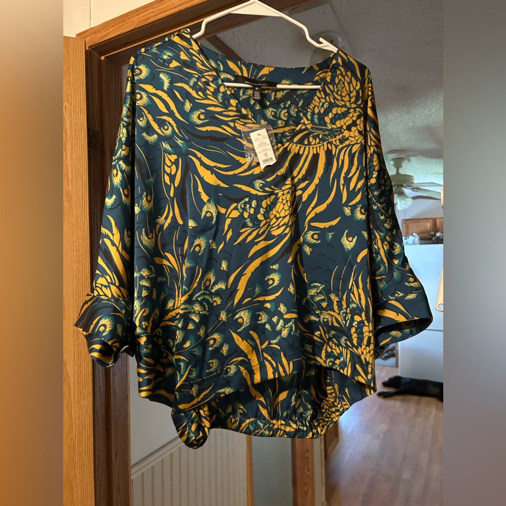 Medium Ann Taylor shirt